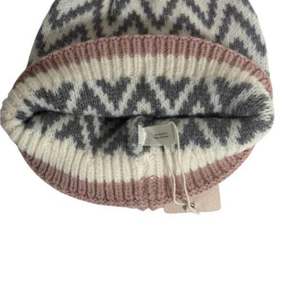 Soft Warm Style Pink Knitted Chevron Print Beanie With Faux Fur Pom Pom - Picture 3 of 4